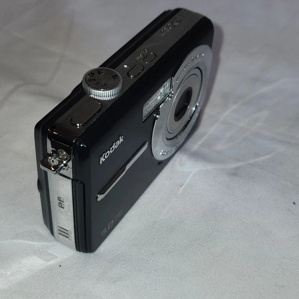 Kodak EasyShare M753 7.0MP Digital Camera Black‎ Untested As Is For Parts Repair